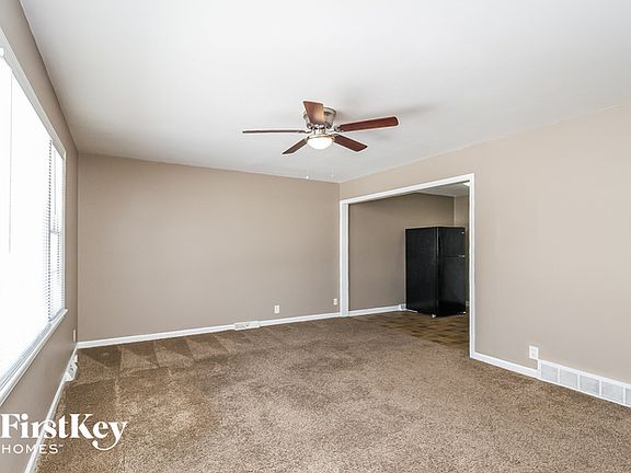 3rd image of 815 N Arapaho St