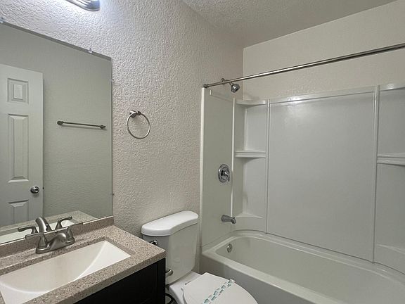 5th image of 3119 Valle Ave APT 9