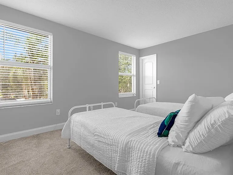 2820 Smithfield Dr — Photo 31