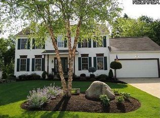 902 Continental Dr, Medina, OH