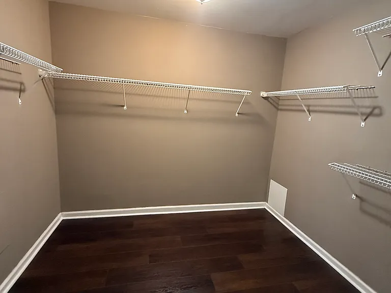 1112 Vinson Ct — Photo 21