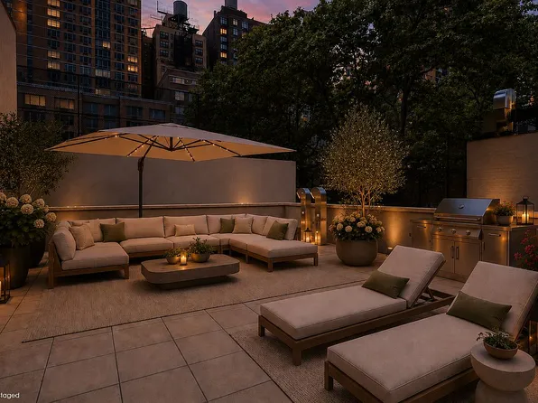 350 W 44th St #2O5, New York, NY 10036
