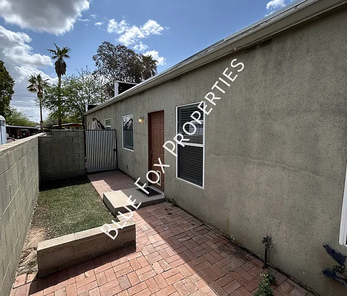 2201 N Sparkman Blvd #2 — Photo 1
