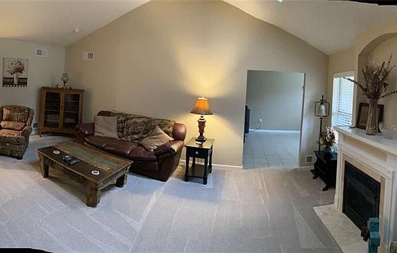 5th image of 102 Gleneagles Dr