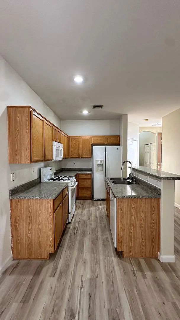 (Include Some Utilities)2 Story Home Near Windmill & Jones — Photo 2