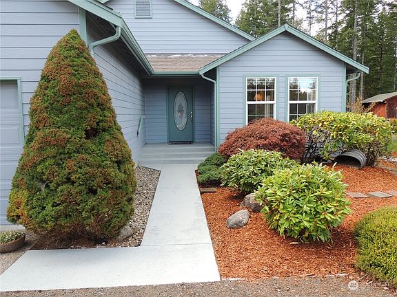 2nd image of 170 E Connemara Way