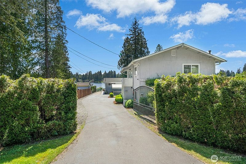 5th image of 31025 E Lake Morton Drive SE