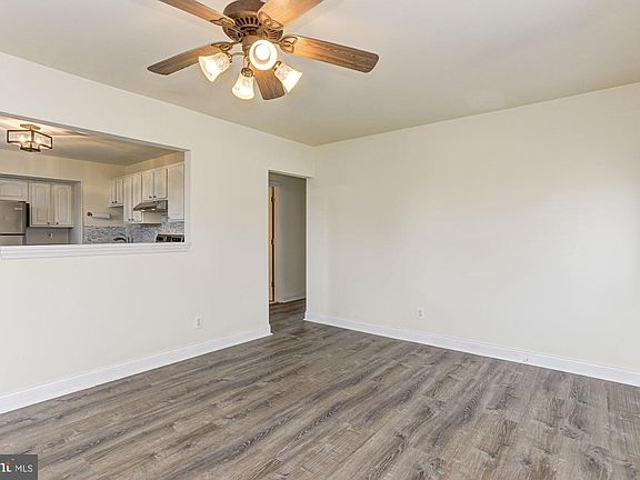 4th image of 208 Cedar Dr
