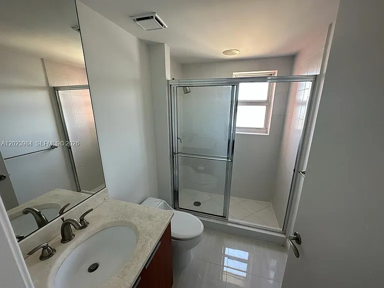 2650 Lake Shore Dr #1001 — Photo 7