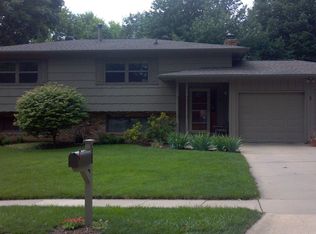 5 Bedford Ct, Iowa City, IA 52240