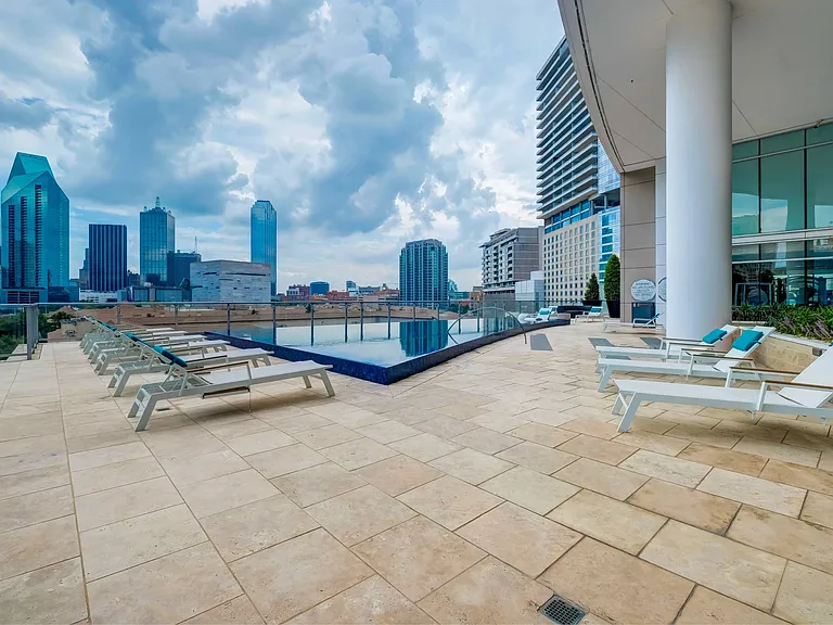 Cirque Residences — Photo 28