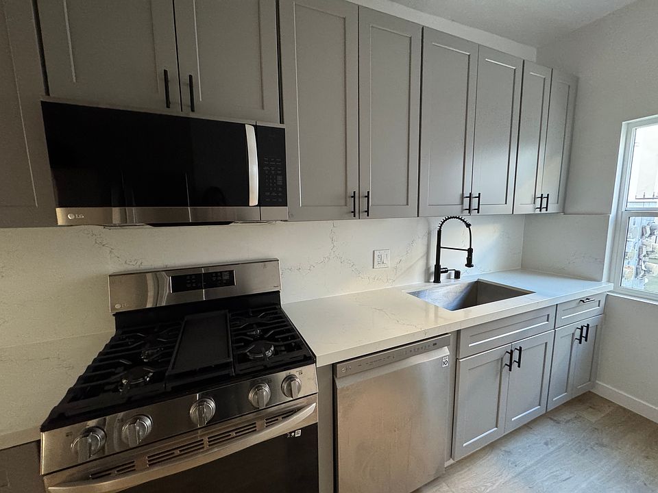 1st image of 980 N El Centro Ave #980