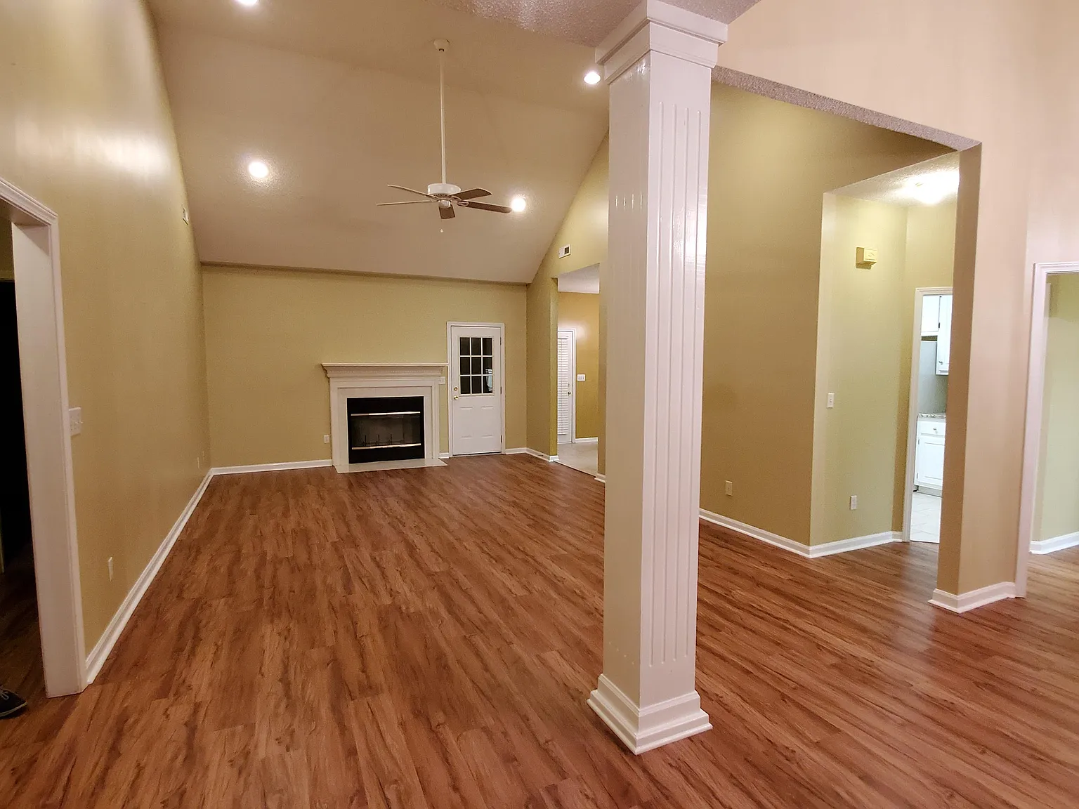 4 bed, 2090 sqft, $2,300 — Photo 3