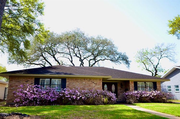 1st image of 5943 Dumfries Dr