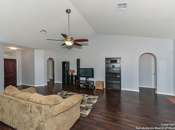 5th image of 6115 Heritage Place Dr