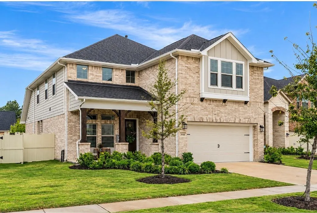 4 bed, 2.5 bath, 2960 sqft, $3,100 — Photo 1