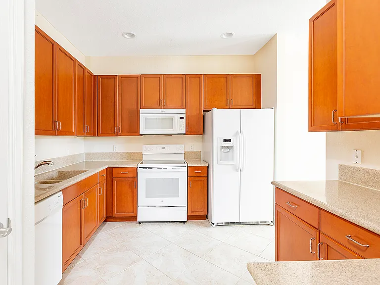 6807 Lakeside Cir N #102-1 — Photo 9