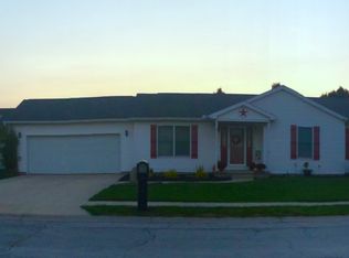 911 Springwood Ln, Wapakoneta, OH 45895