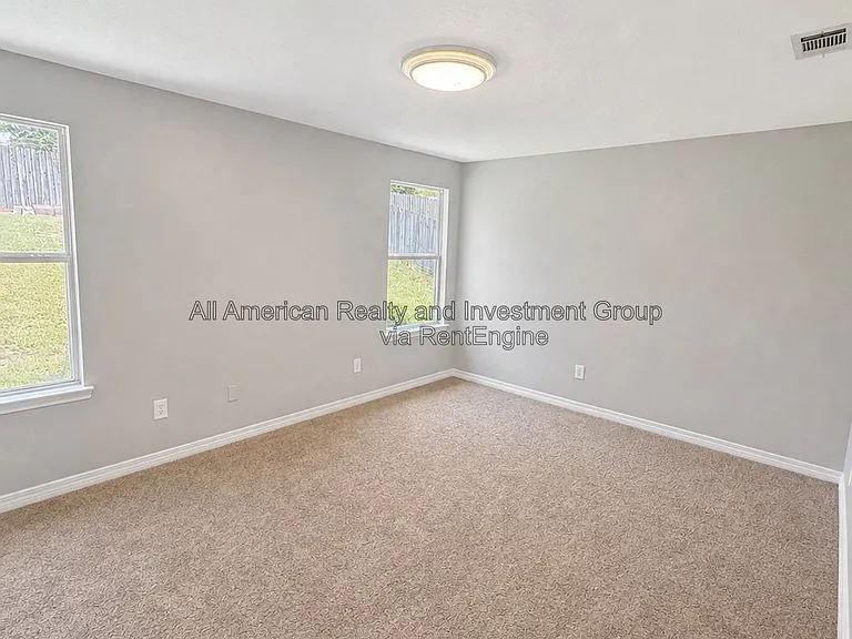 216 Lustan Dr — Photo 8