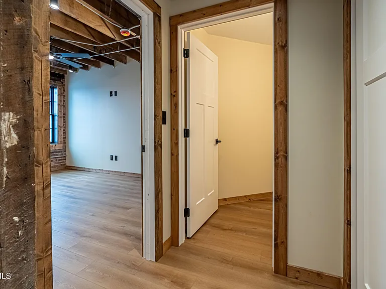 453 E Main St #300 — Photo 7
