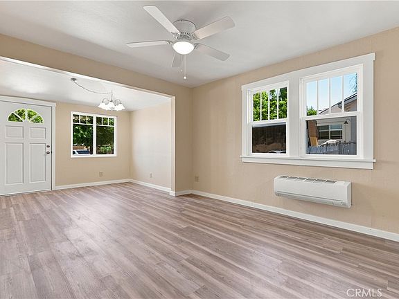 5th image of 2925 Oak St