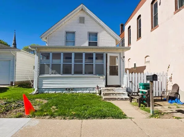 139 2nd St W, Wabasha, MN 55981