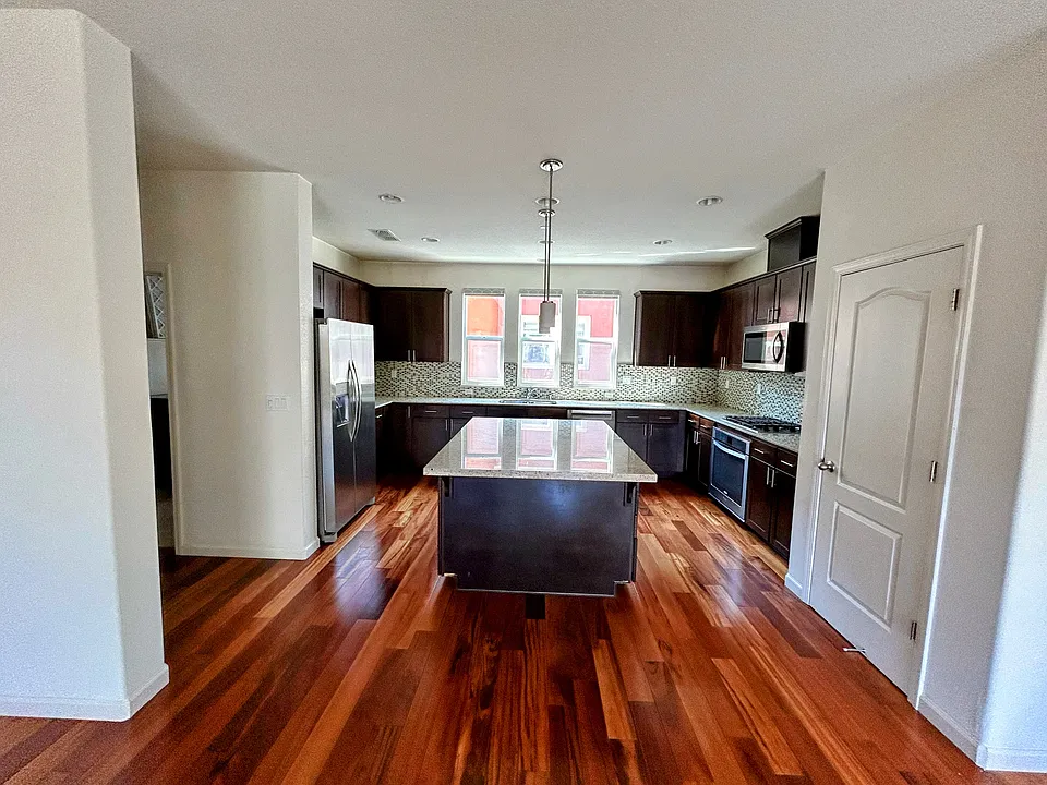 1557 Mercado Way