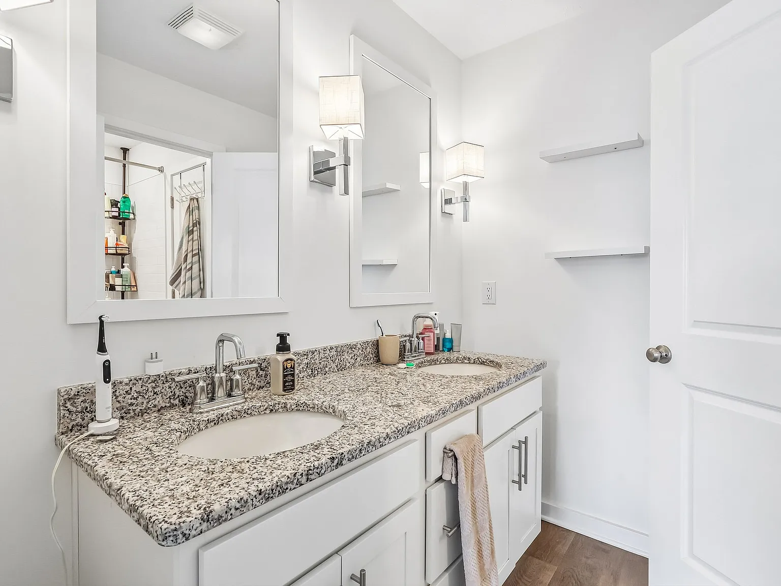 4 bed, 2.5 bath, 1760 sqft, $1,950 — Photo 3