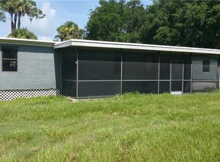 1632 Clekk Cir, Geneva, FL 32732