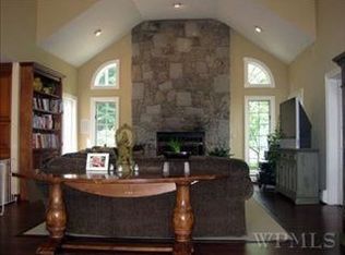 1 Pheasant Run Rd, Pleasantville, NY 10570