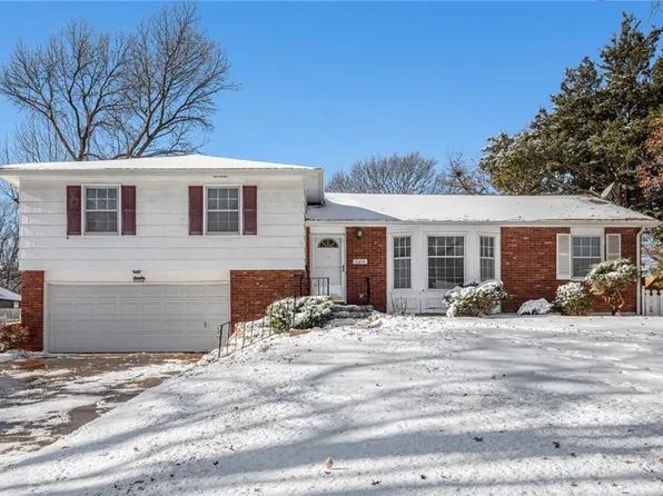 11214 Walnut St, Kansas City, MO 64114