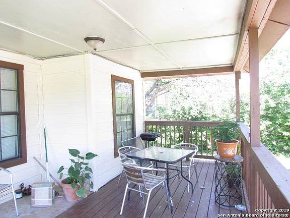 2nd image of 220 Elmo Ave