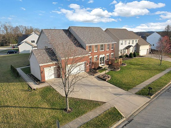 4th image of 7809 Shady Maple Dr