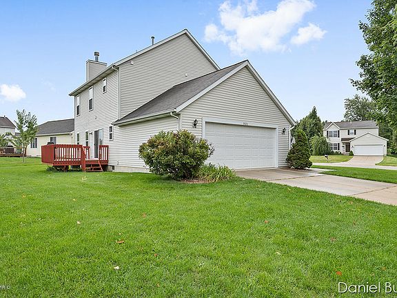 3rd image of 5920 Barcroft Dr SW