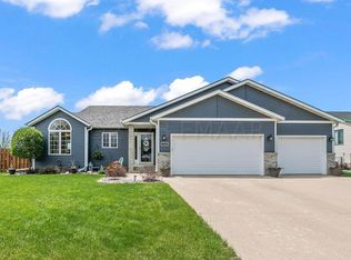 1636 Birchwood Dr E, West Fargo, ND 58078