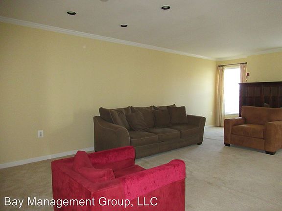 3rd image of 7 Pennyborough Ct