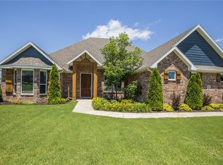 418 Claybrook Dr, Farmington, AR 72730