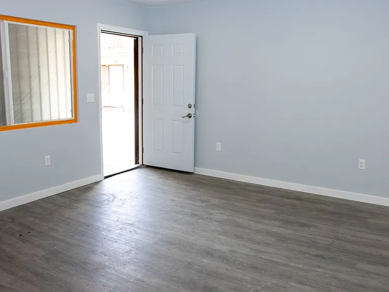 3923 S Gibraltar Ave — Photo 5