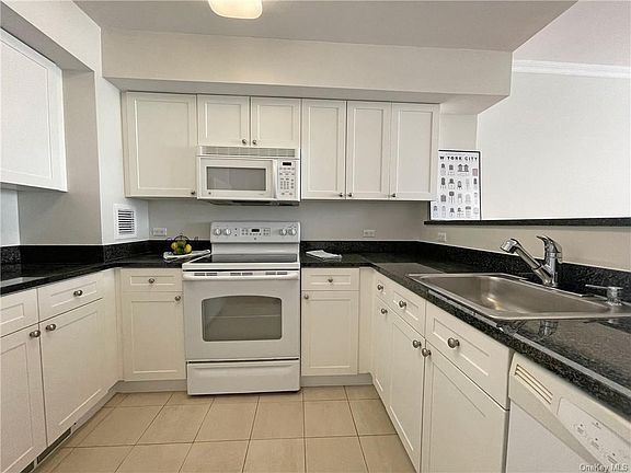 3rd image of 300 Mamaroneck Ave APT 819