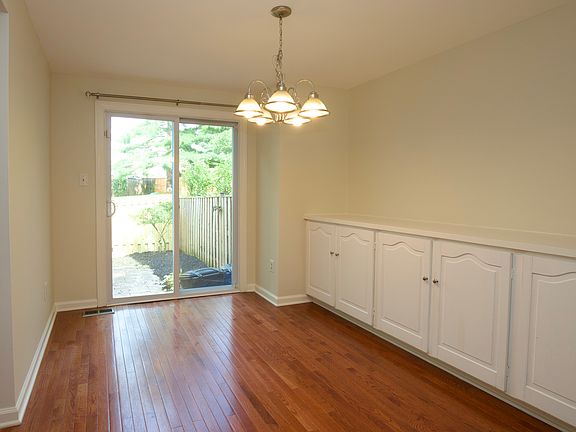 2nd image of 25 Prairie Landing Ct