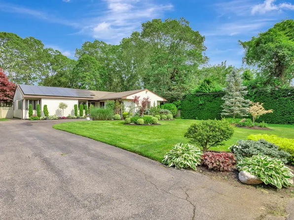 380 Wellwood Drive, Shirley, NY 11967