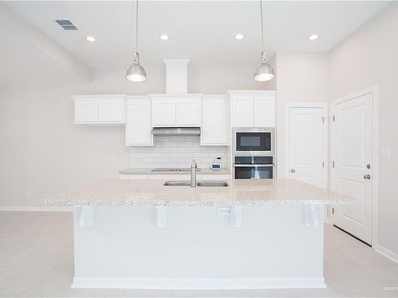 5th image of 10221 N 15th St