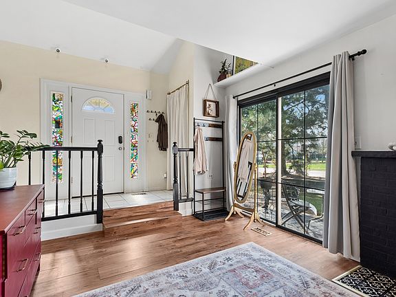 3rd image of 2555 College Hill Cir
