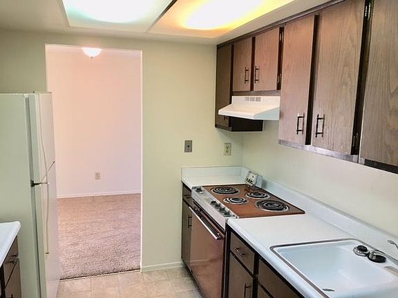 5th image of 5899 Troy Villa Blvd