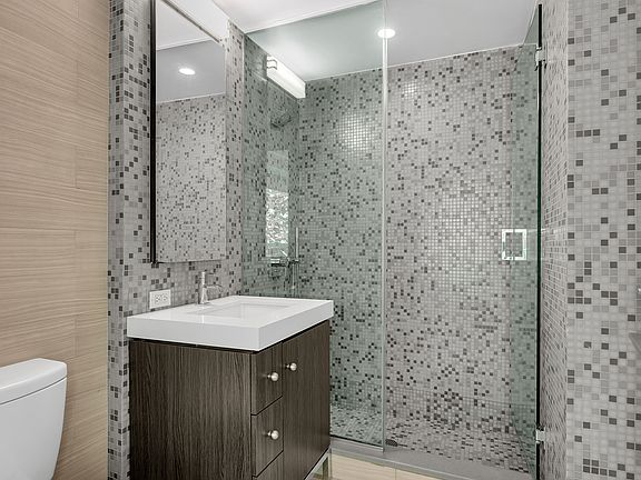 5th image of 432 W 52nd St APT 3D