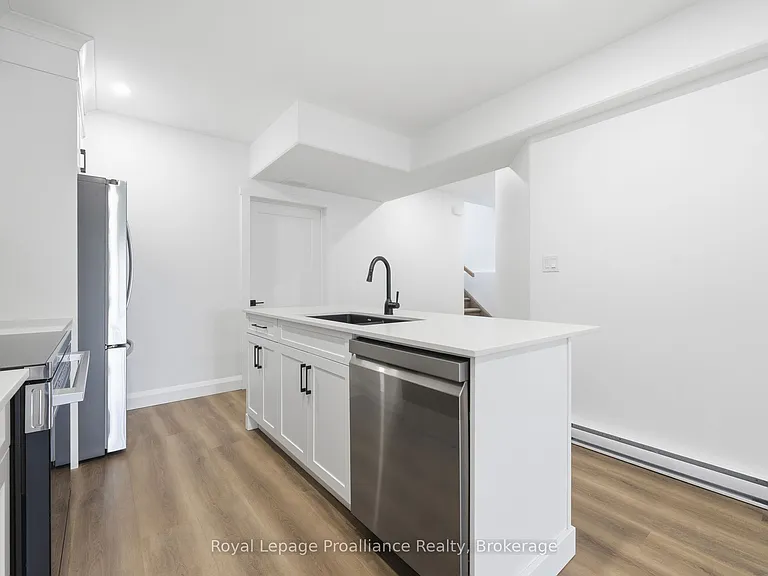 90B Lywood St #LOWER — Photo 12