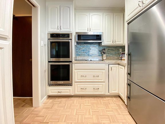 2nd image of 925 Corbett Ave APT 202