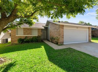 2205 Stirrup Dr, Round Rock, TX 78681