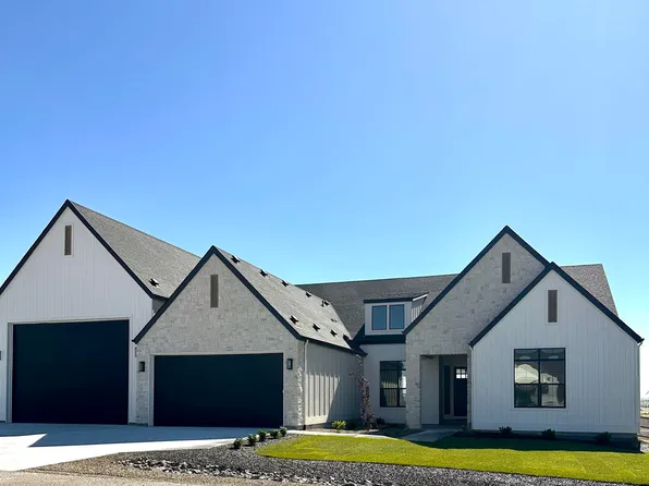 27202 Iron Horse Dr, Caldwell, ID 83607