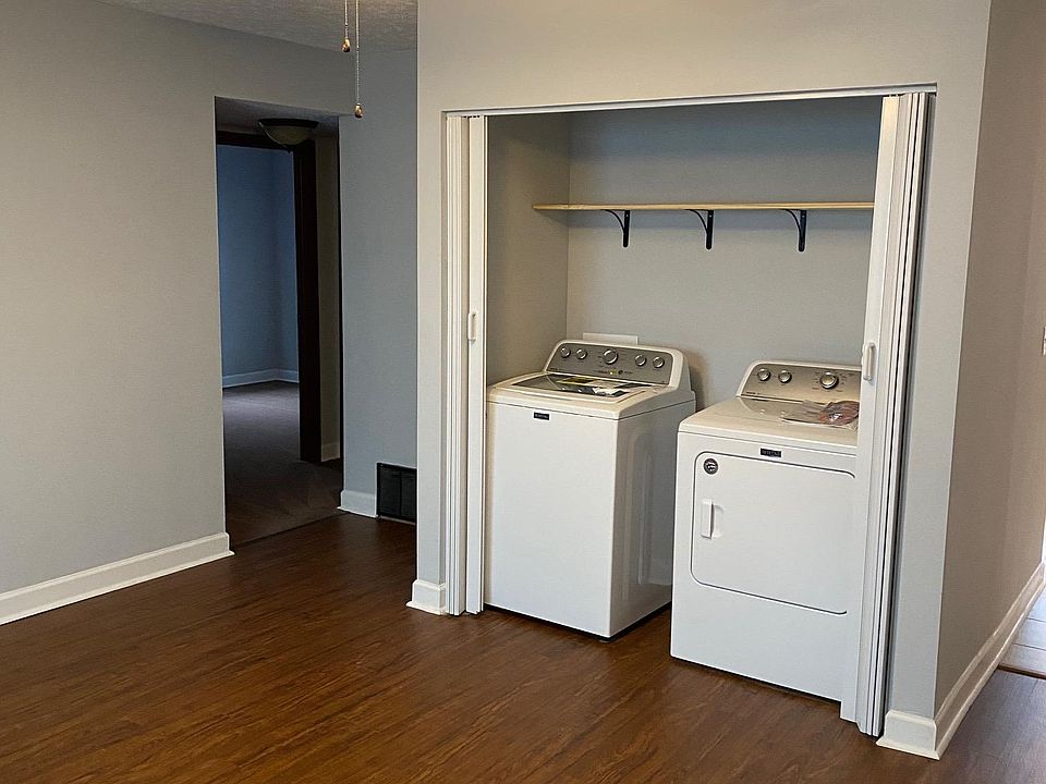 1st image of 147 E Como Ave APT A